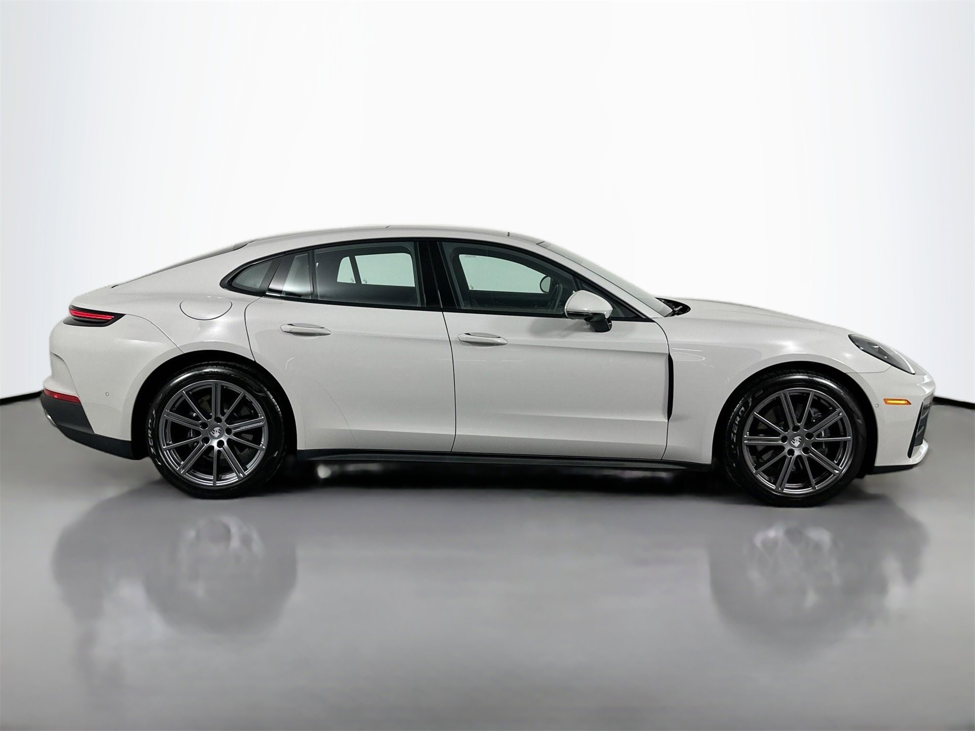 New 2025 Porsche Panamera 4 image 8