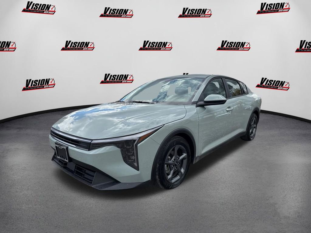 Certified 2025 Kia K4 LXS image 1