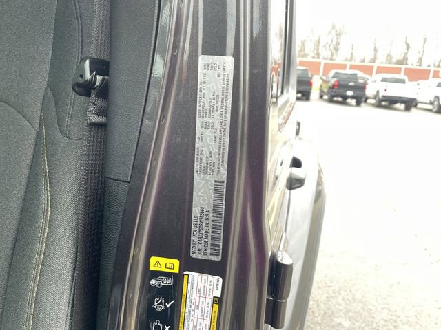 Used 2025 Jeep Wrangler Unlimited Sahara image 35