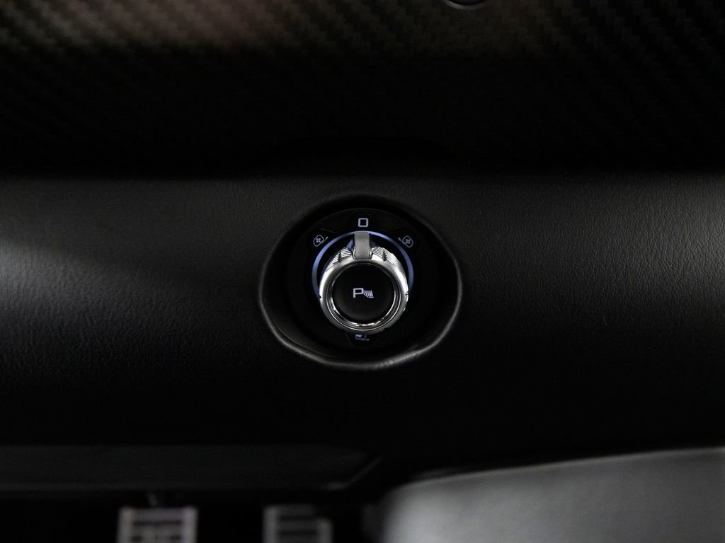 Used 2019 McLaren Senna image 38