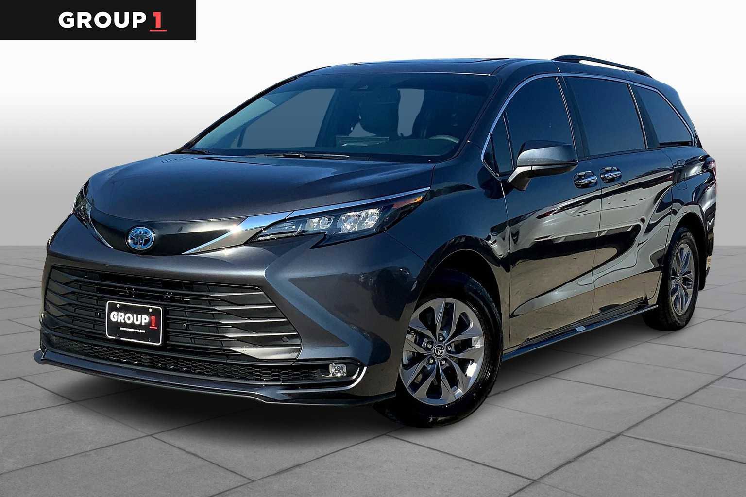 Used 2025 Toyota Sienna XLE