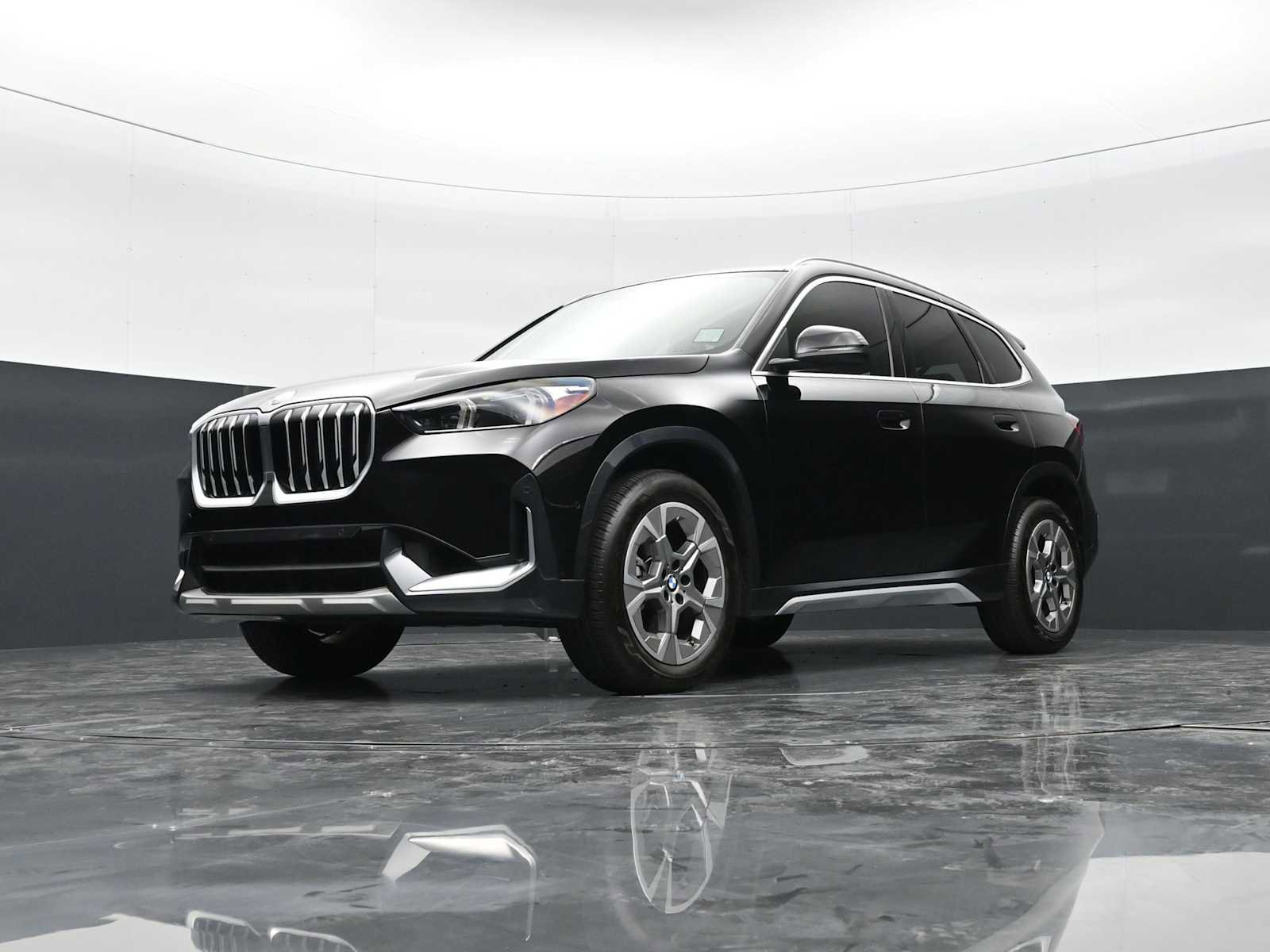 Used 2025 BMW X1 xDrive28i w/ Convenience Package image 24