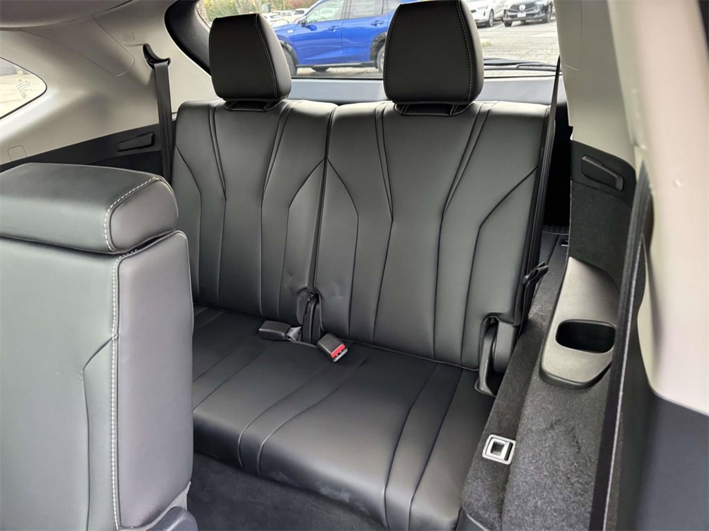 Certified 2023 Acura MDX SH-AWD w/ Technology Package image 11