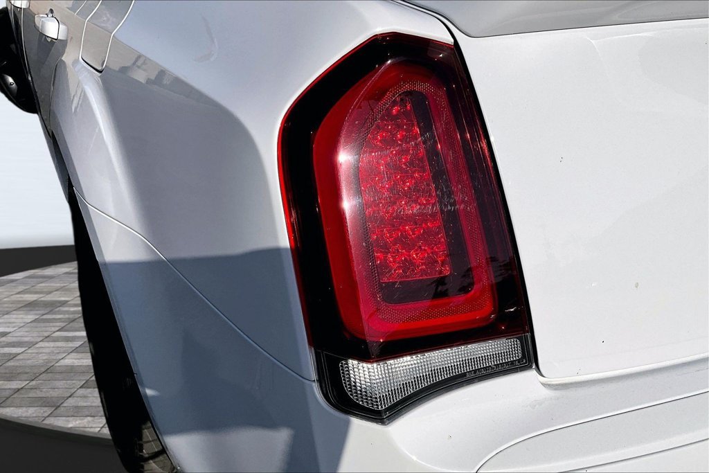 Used 2023 Chrysler 300 C RWD image 33
