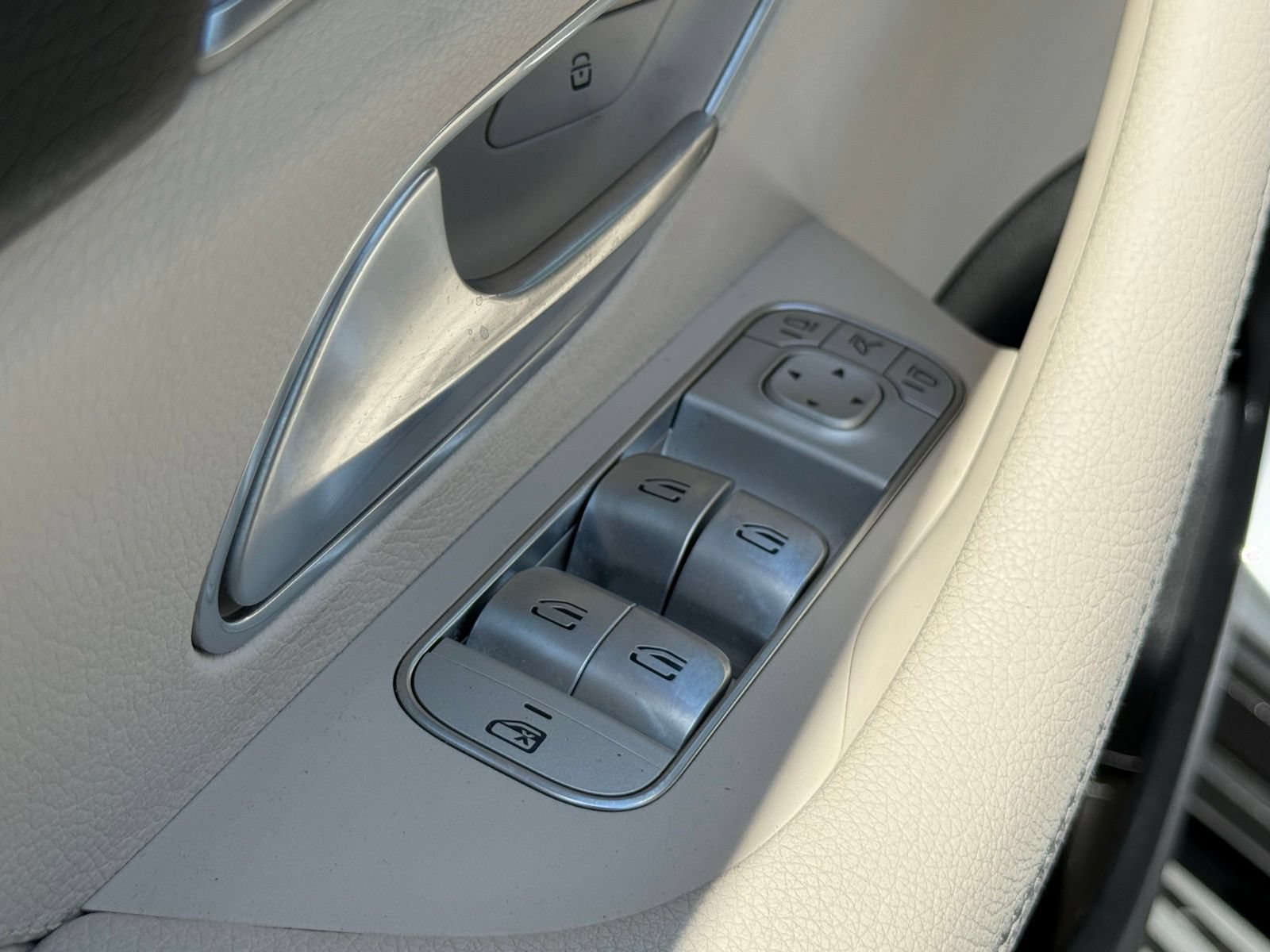Used 2022 Mercedes-Benz GLS 450 4MATIC w/ Warmth & Comfort Package image 24