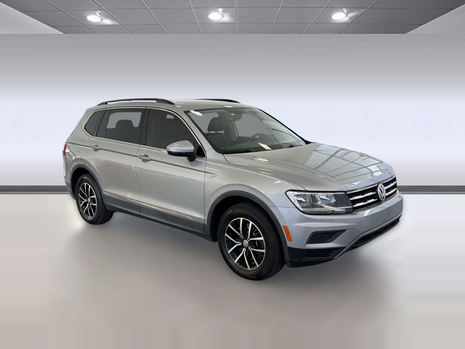 Used 2021 Volkswagen Tiguan SE w/ Panoramic Sunroof Package FWD image 7