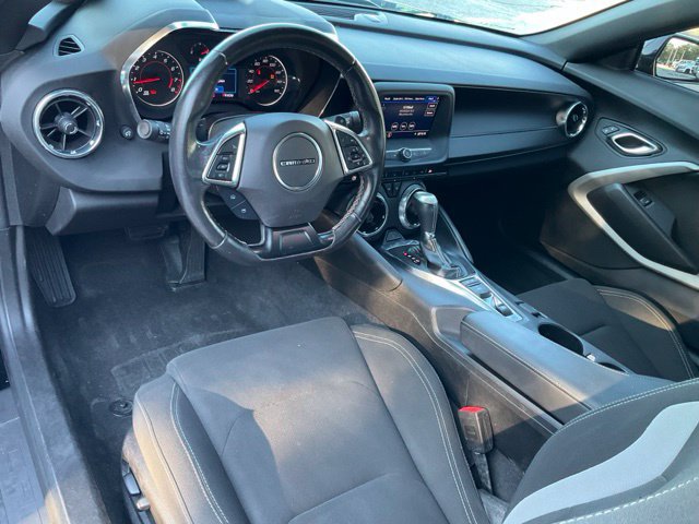 Used 2020 Chevrolet Camaro LT RWD image 4