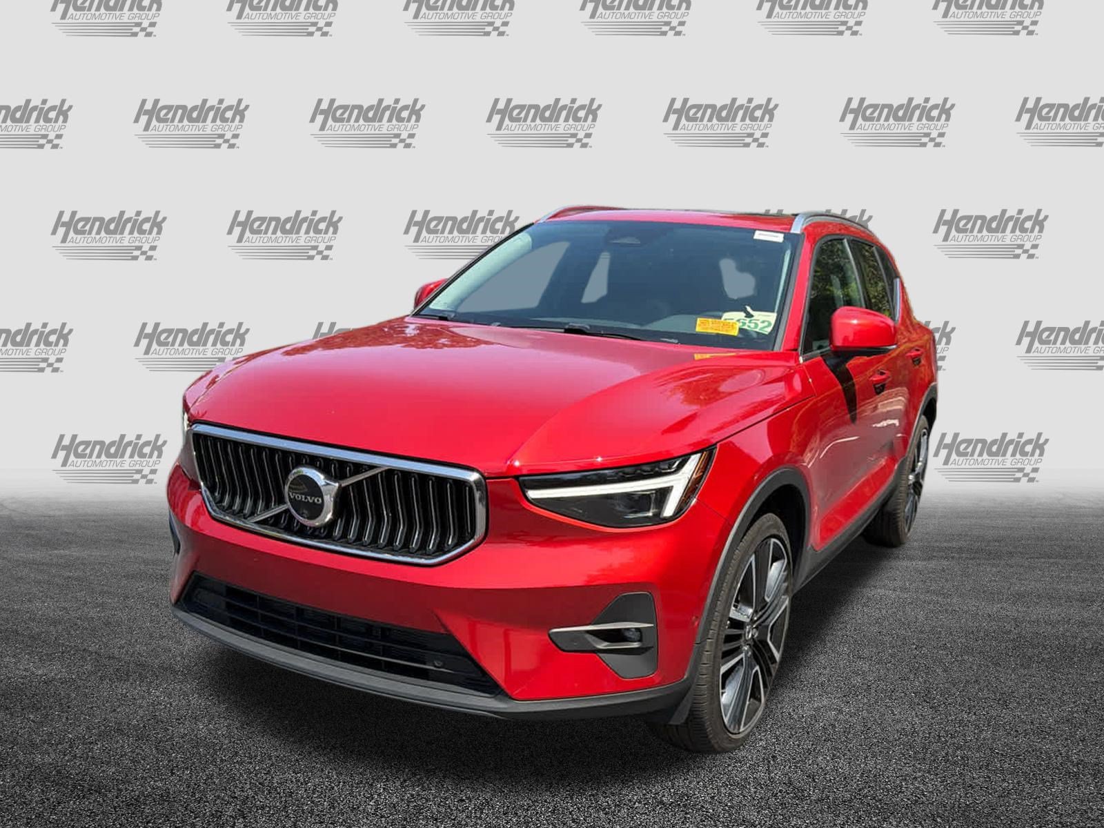 Used 2024 Volvo XC40 B5 Ultimate w/ Protection Package Premier AWD/4WD image 5