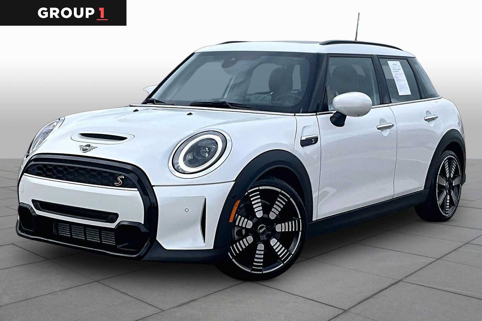 Used 2024 MINI Cooper S FWD image 1