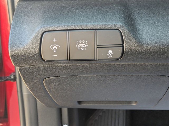 Used 2024 Hyundai Elantra Limited image 16