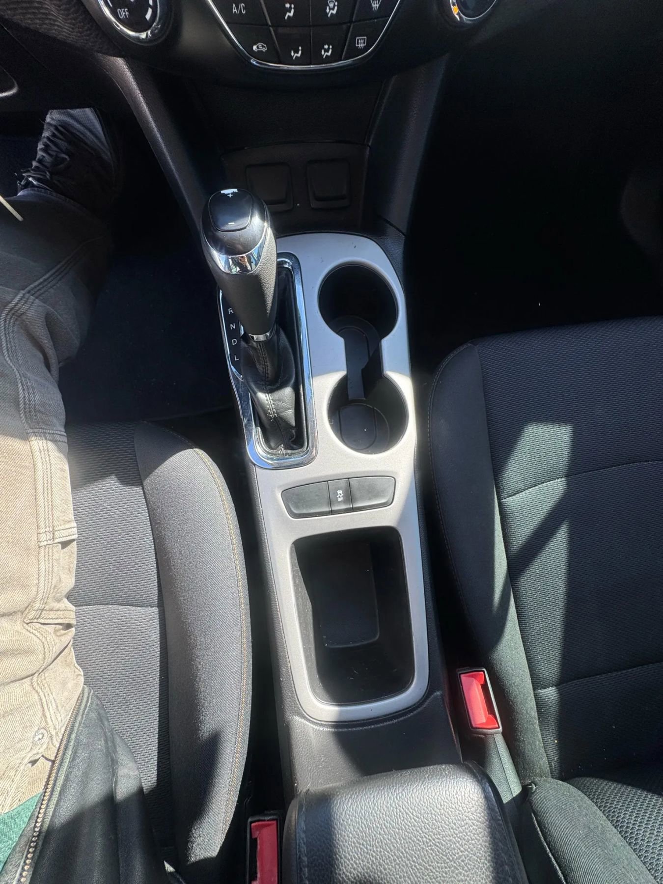 Used 2018 Chevrolet Cruze LS FWD image 17