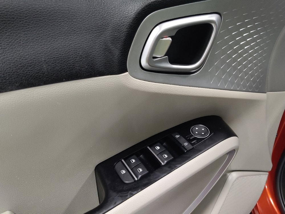 Used 2022 Kia Soul LX image 27