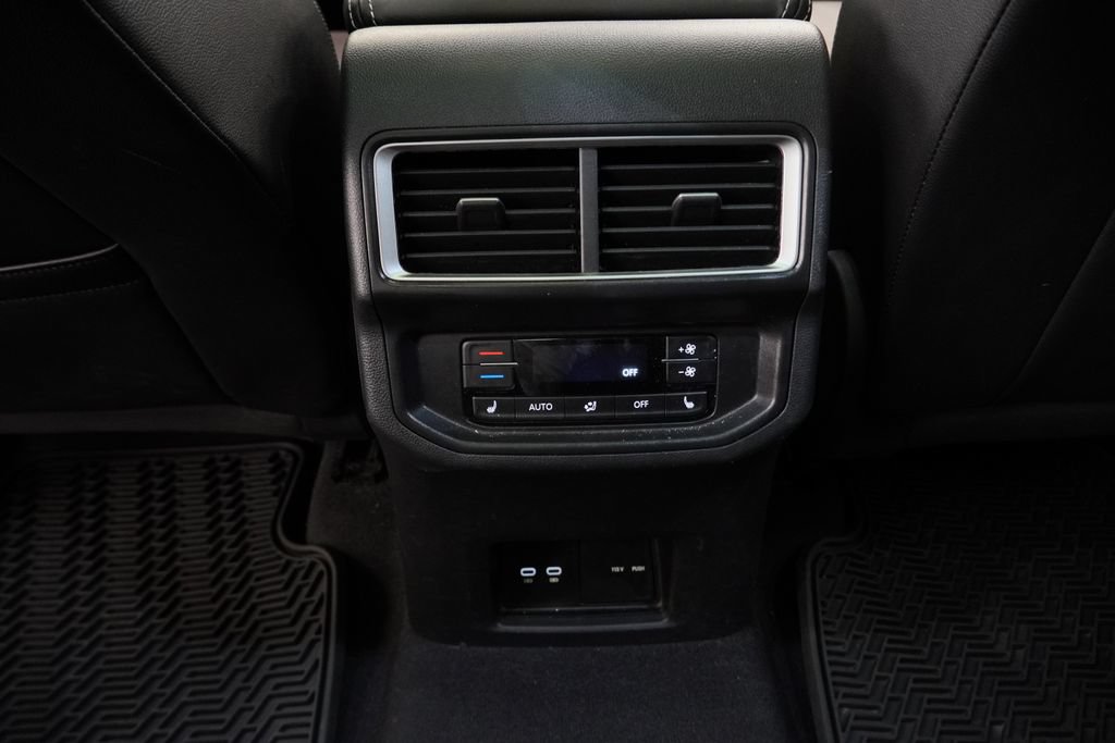 Used 2024 Volkswagen Atlas SEL AWD/4WD image 17