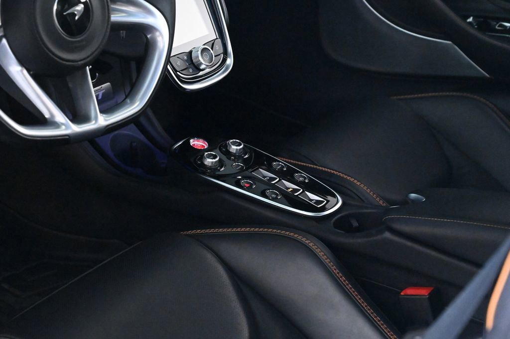 Used 2023 McLaren GT RWD image 16