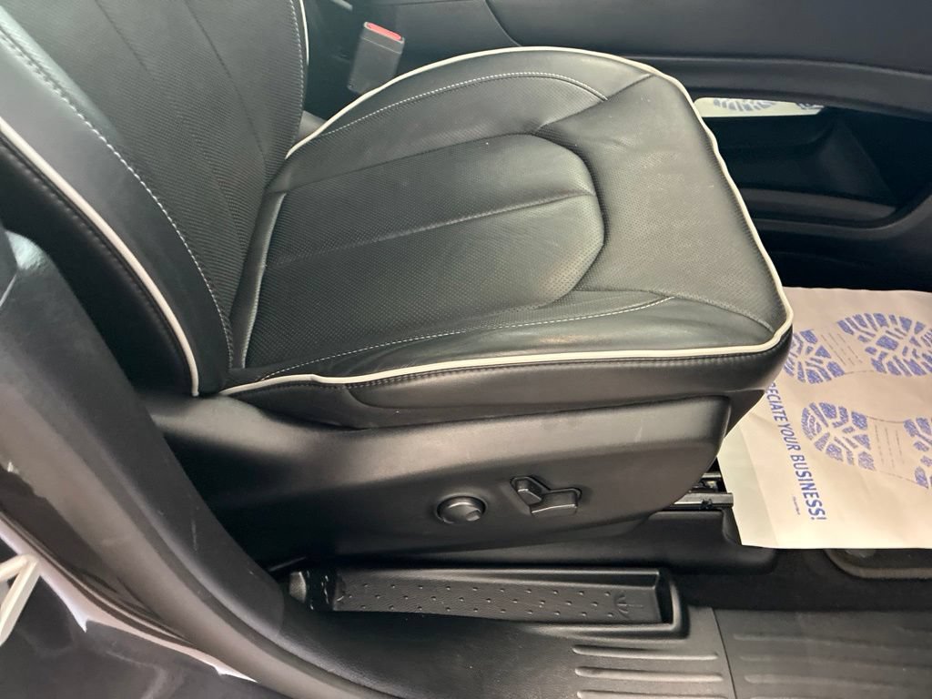Used 2023 Chrysler Pacifica Limited w/ S Appearance Package FWD image 47