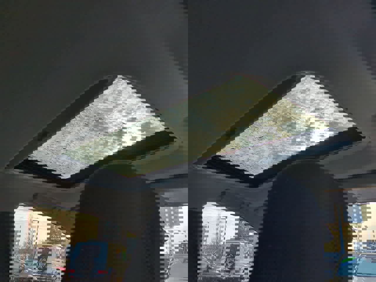 Used 2018 Toyota RAV4 XLE image 21