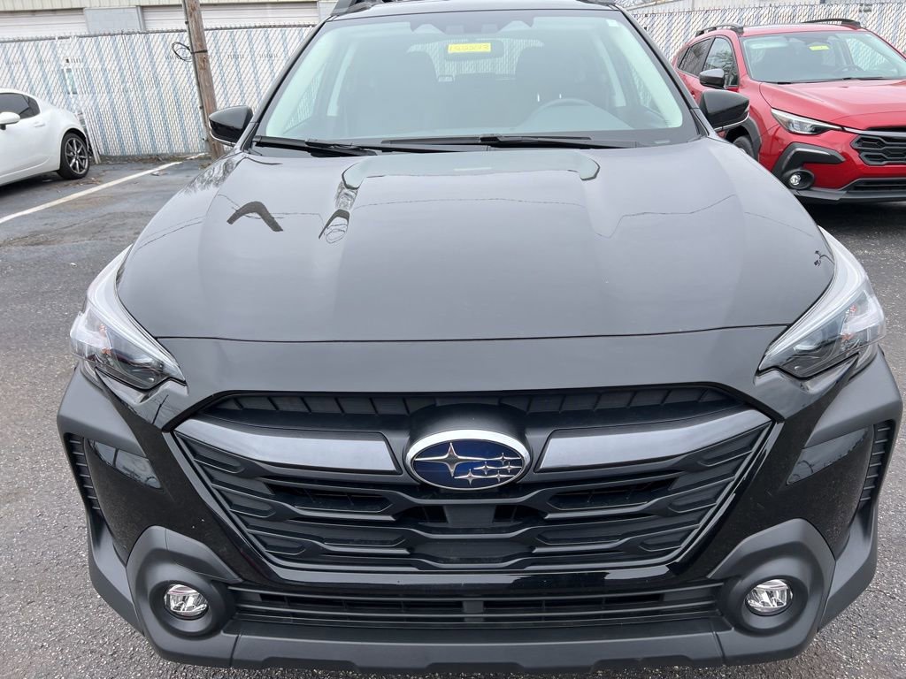 Used 2025 Subaru Outback Premium image 2