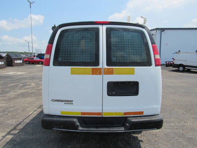Used 2016 Chevrolet Express 2500 RWD image 3