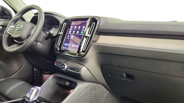 New 2026 Volvo XC40 B5 Plus w/ Protection Package Premier AWD/4WD image 33