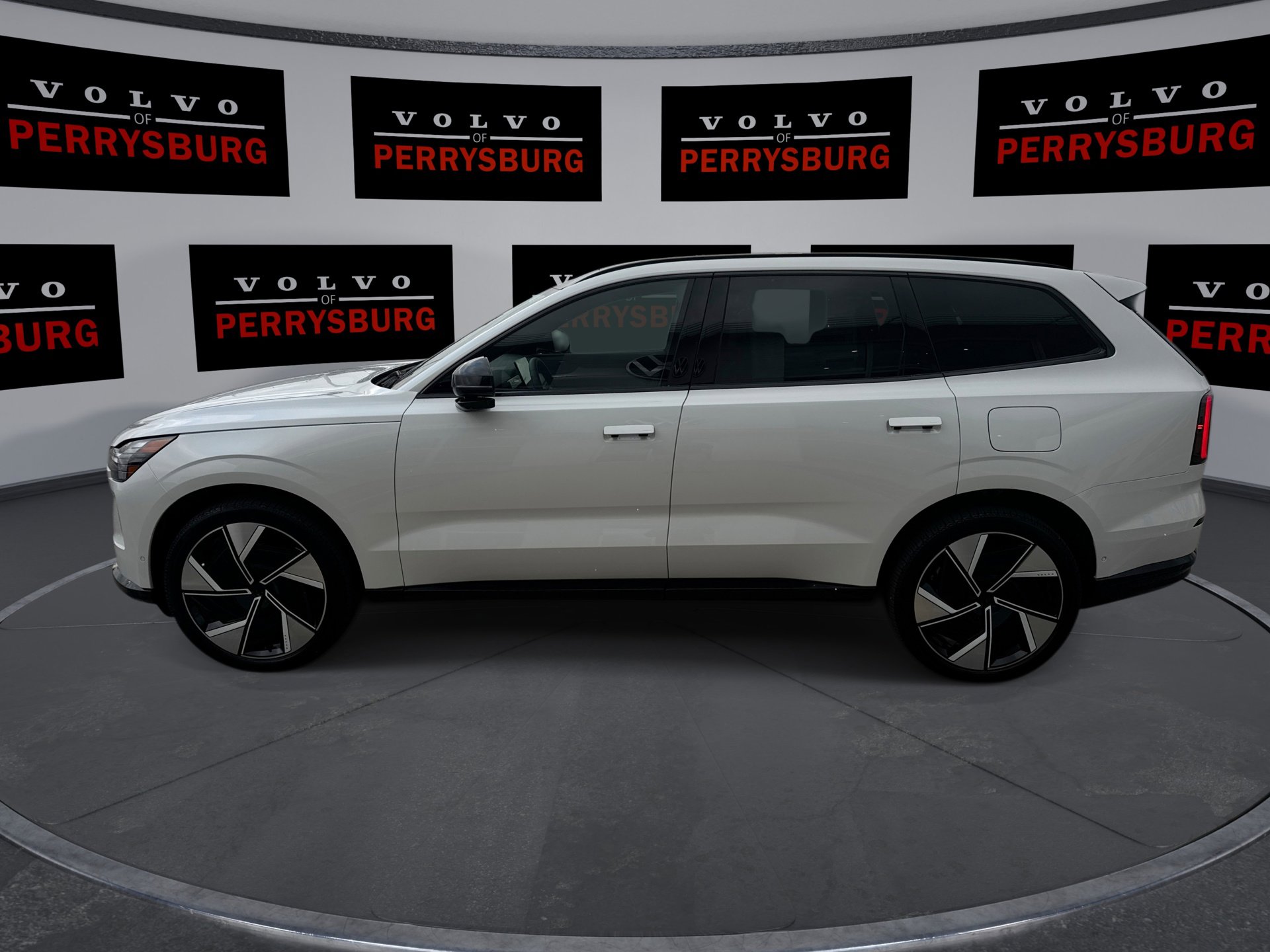 New 2025 Volvo EX90 Plus image 5