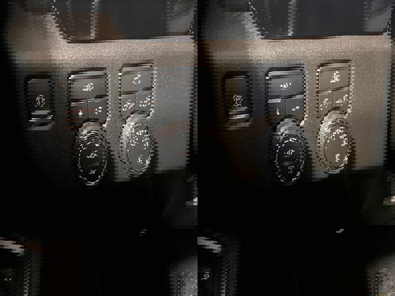 Used 2022 Chevrolet Silverado 1500 LT image 25