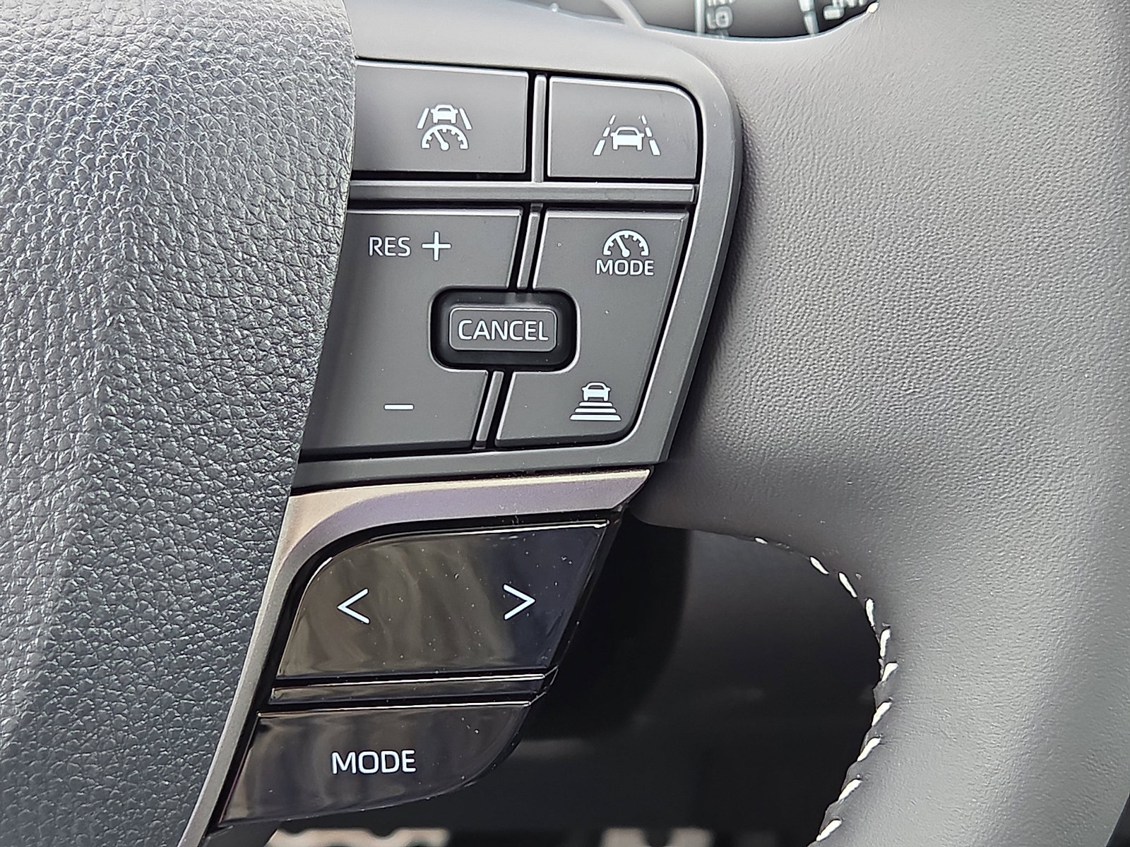 Used 2025 Toyota Camry SE FWD image 22