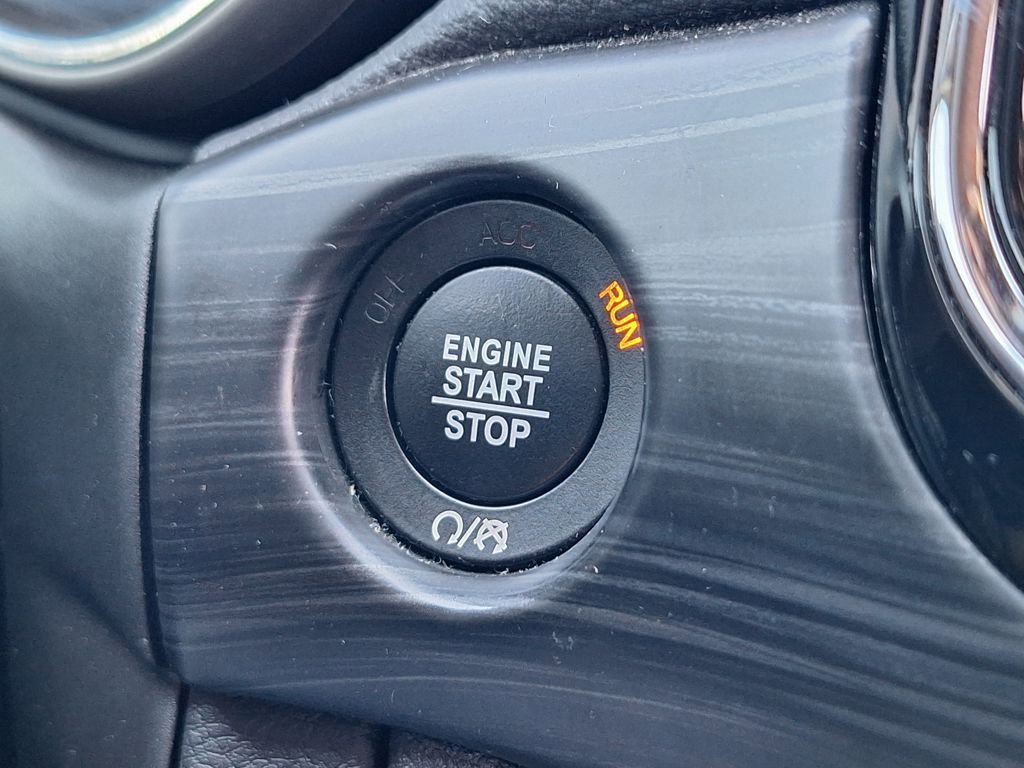 Used 2020 Jeep Grand Cherokee Altitude image 24