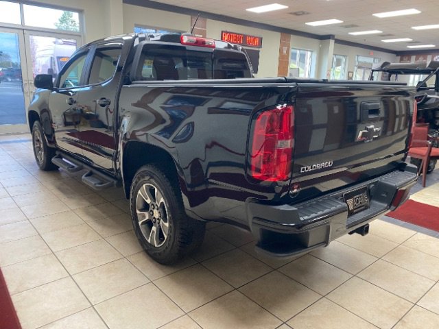 Used 2016 Chevrolet Colorado Z71 w/ Z71 Midnight Edition image 3