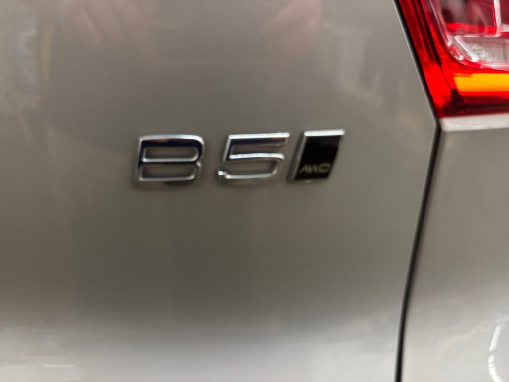 Certified 2023 Volvo XC40 B5 Core AWD/4WD image 34