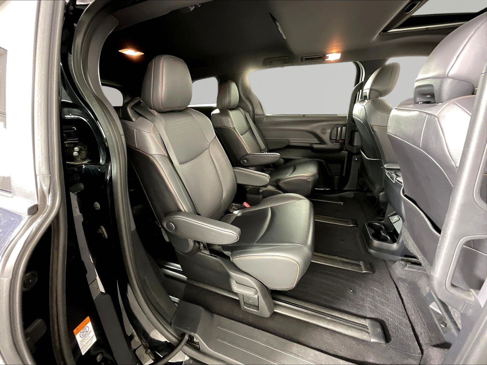 Used 2022 Toyota Sienna XSE w/ XSE Plus Package AWD/4WD image 25