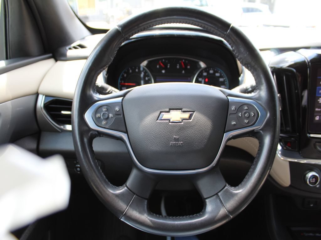 Used 2022 Chevrolet Traverse LT FWD image 17