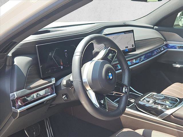 Used 2024 BMW 760i xDrive AWD/4WD image 10