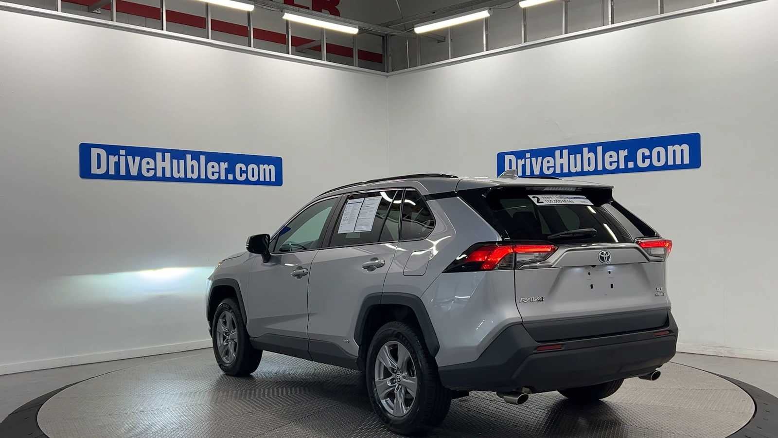 Used 2022 Toyota RAV4 XLE w/ Convenience Package AWD/4WD image 6