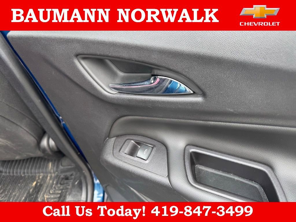 Used 2019 Chevrolet Equinox LT w/ Sun & Navigation Package image 8