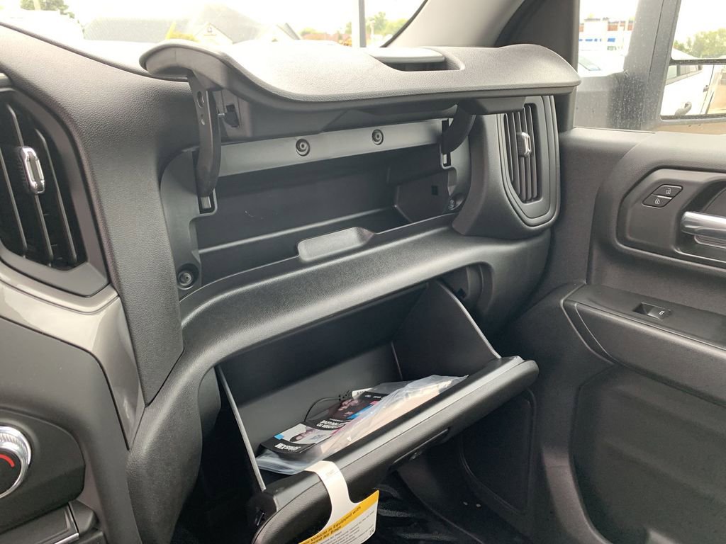 New 2025 GMC Sierra 3500 Pro w/ Convenience Package image 17