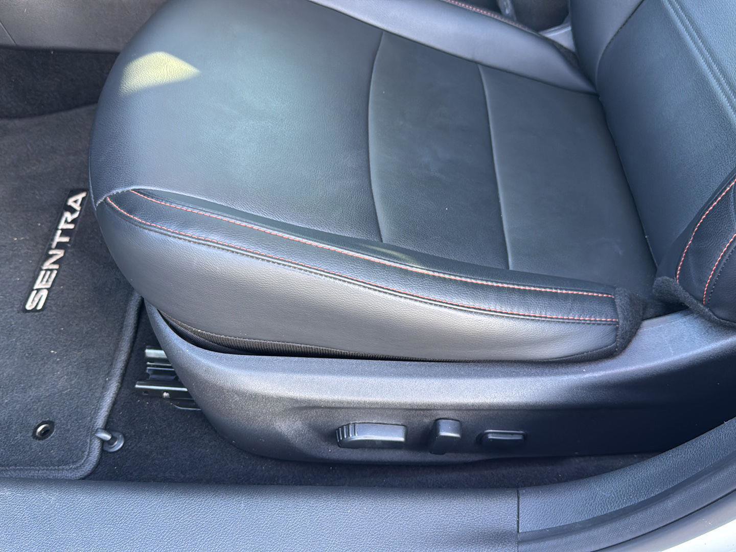 Used 2024 Nissan Sentra SR w/ SR Premium Package image 28