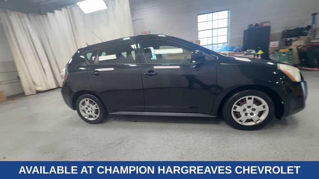 Used 2009 Pontiac Vibe w/ Sun And Sound Package FWD image 2