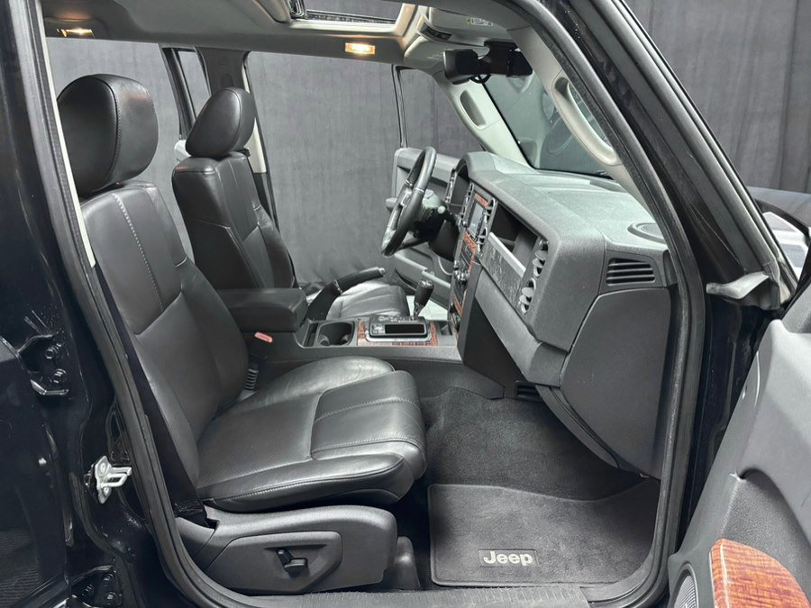 Used 2010 Jeep Commander Limited image 27