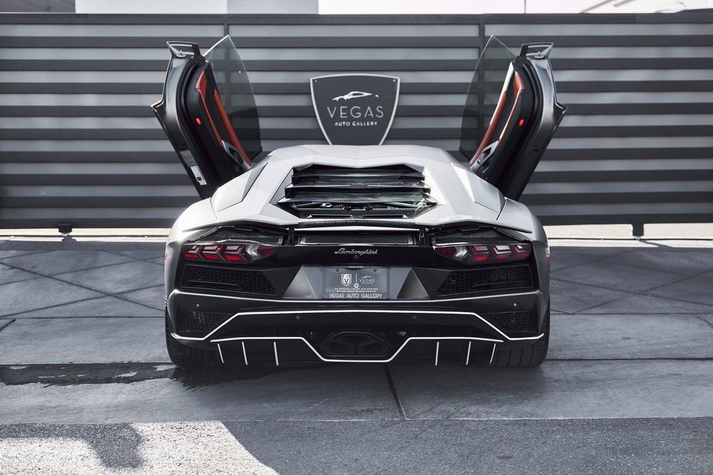 Used 2018 Lamborghini Aventador S image 25