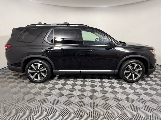 Used 2024 Honda Pilot Touring image 7