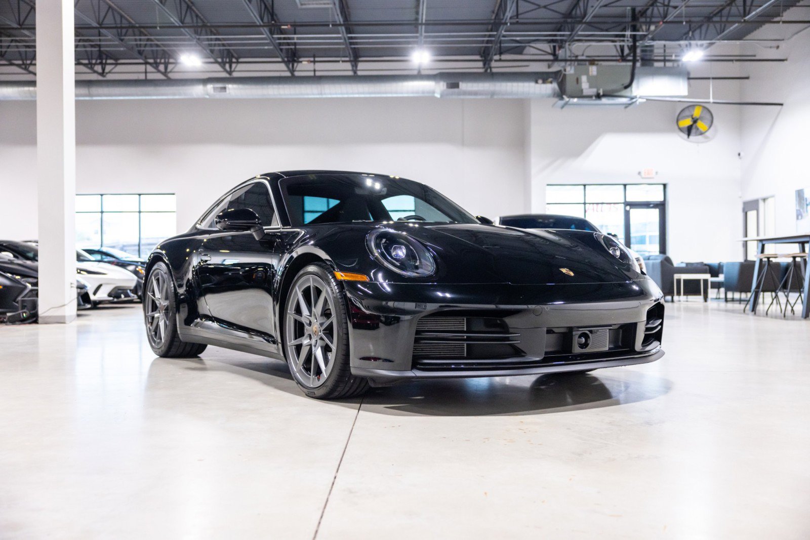 Used 2025 Porsche 911 Carrera RWD image 3