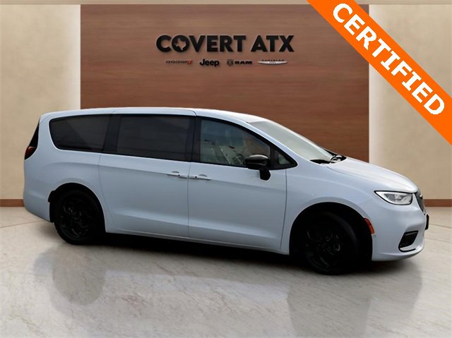 Used 2024 Chrysler Pacifica Select image 6