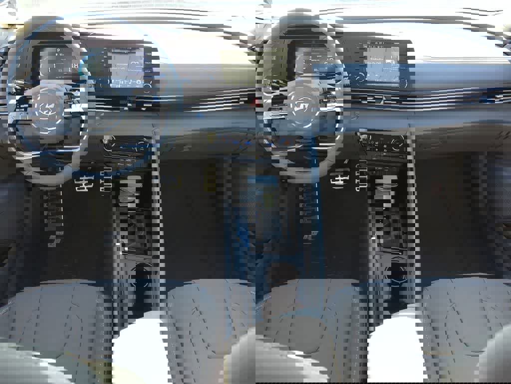 New 2026 Hyundai Elantra Sport image 18