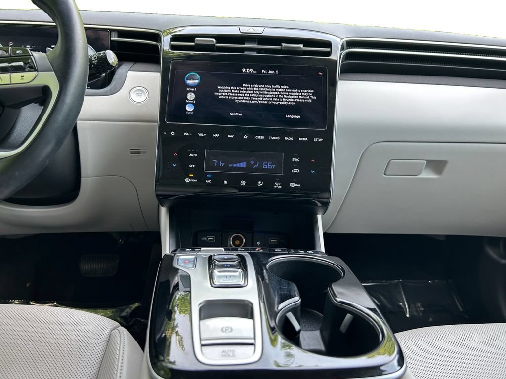 Certified 2023 Hyundai Tucson Limited AWD/4WD image 11