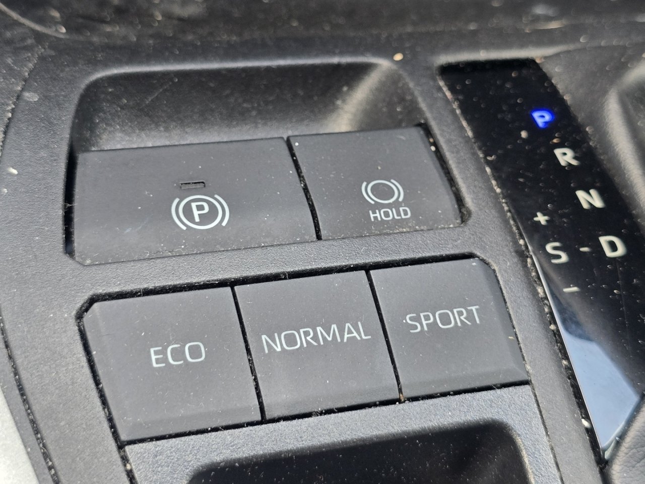 Certified 2023 Toyota RAV4 LE FWD image 5
