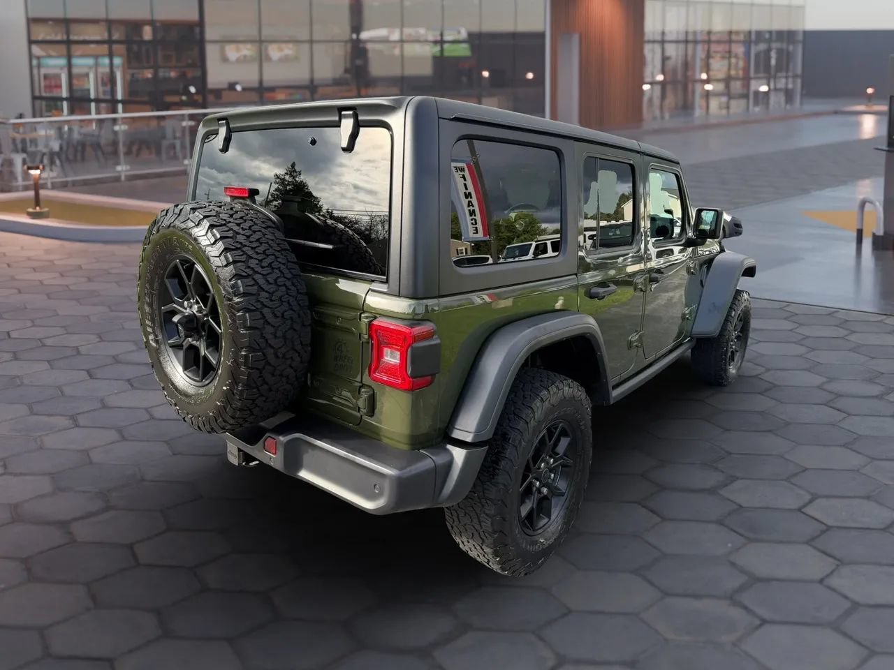 Used 2024 Jeep Wrangler Unlimited AWD/4WD image 5