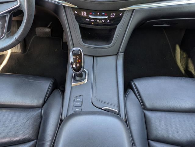 Used 2017 Cadillac XT5 Luxury w/ Driver Awareness Package AWD/4WD image 19