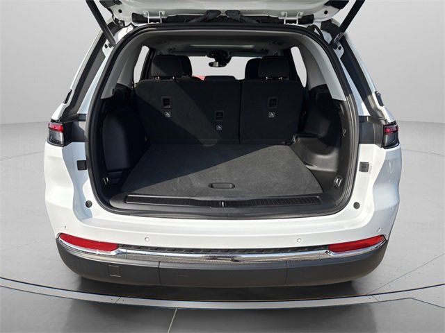 Used 2023 Jeep Grand Cherokee Laredo w/ Luxury Tech Group I image 22