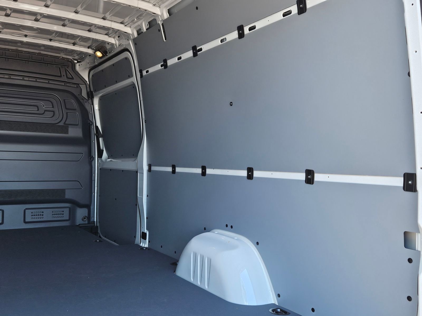 New 2024 Mercedes-Benz eSprinter 170 Cargo image 37