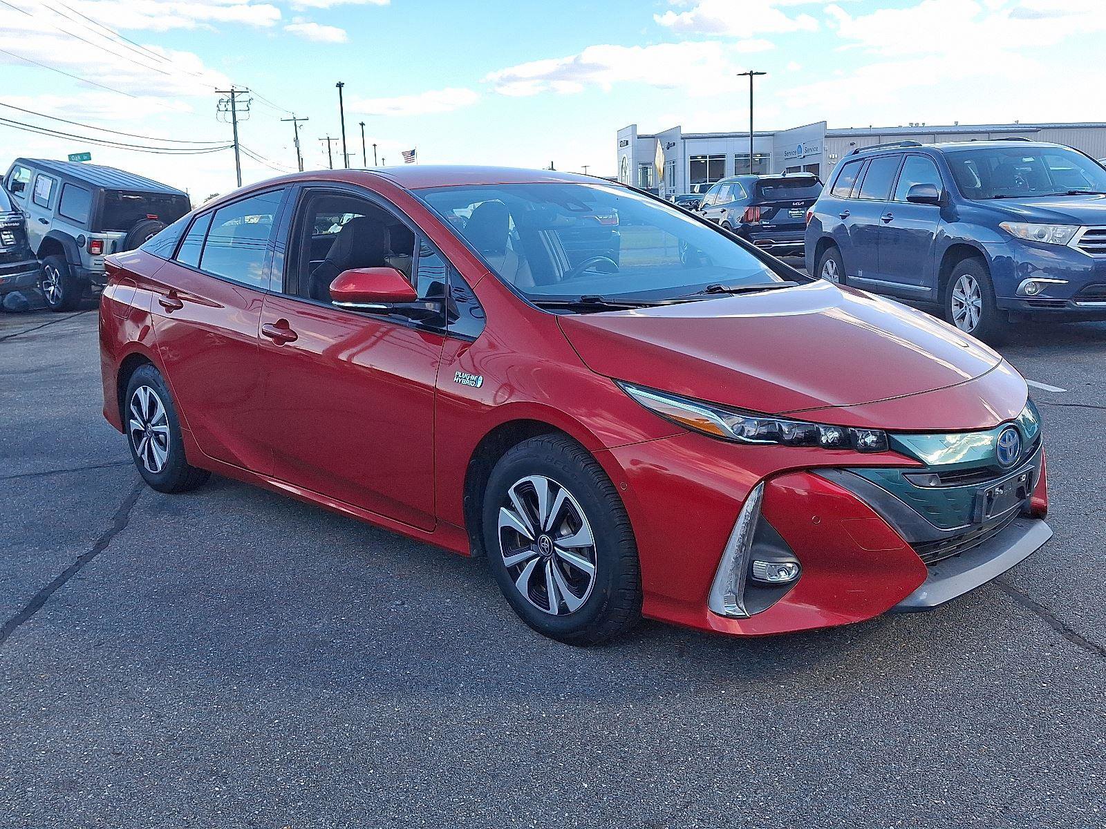 Used 2018 Toyota Prius Prime Advanced image 3